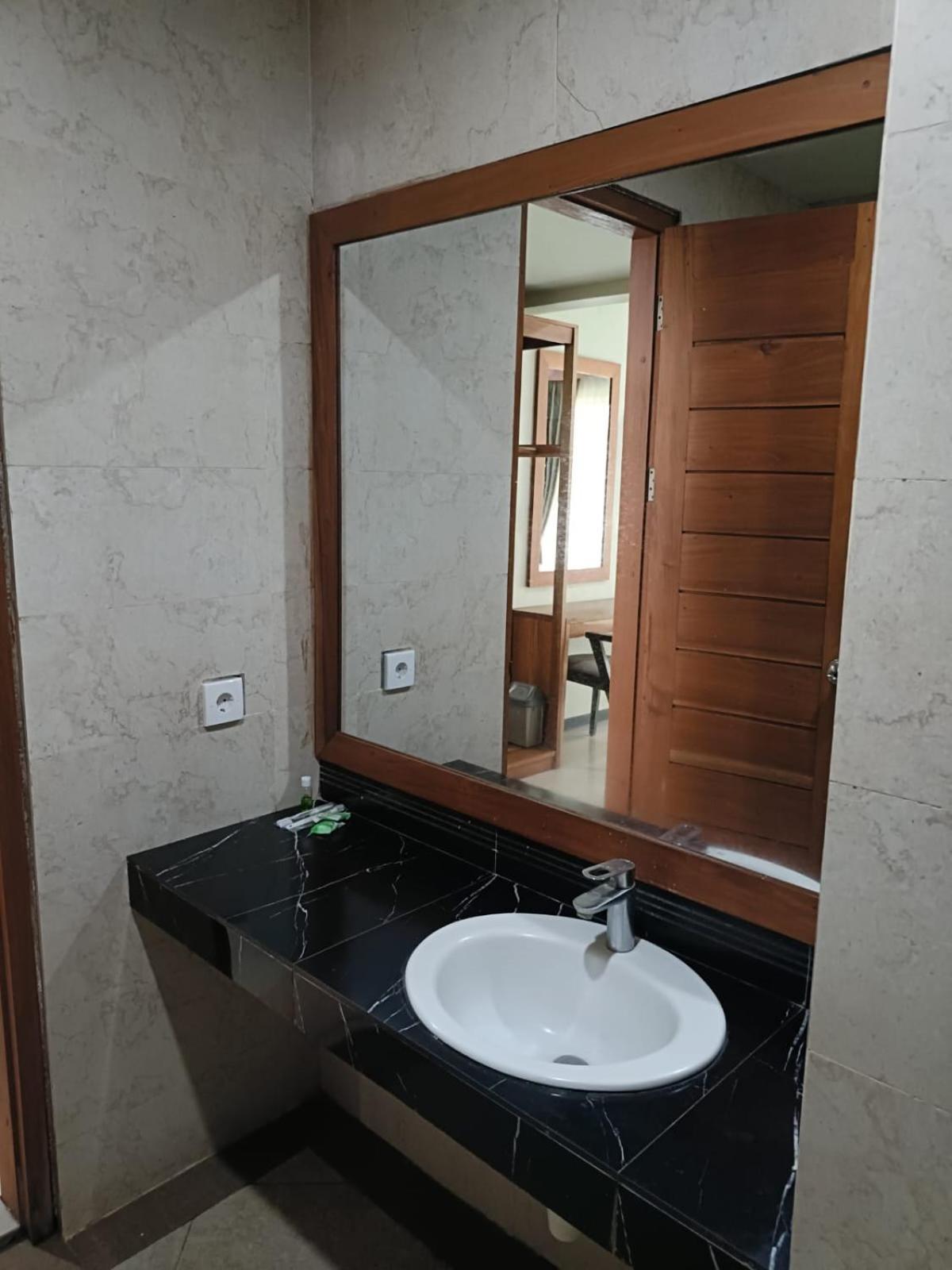 Hastina Hotel Lombok 마타람 외부 사진